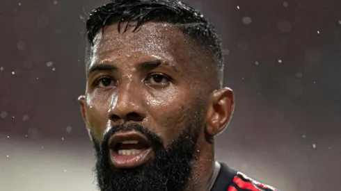 Estreia de Rodinei surpreende e comentários de torcedores viralizam na web