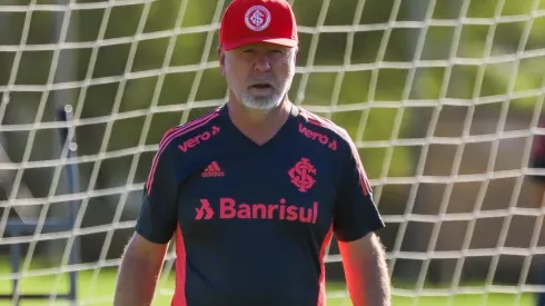 Foto: Fernando Alves/AGIF - Mano Menezes: técnico aguarda reforços no Inter