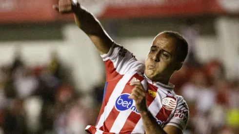 Foto: Paulo Paiva/AGIF - Matheus está em sua segunda passagem pelo Timbu e já soma dois gols.