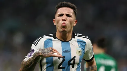 Foto: Dean Mouhtaropoulos/Getty Images – Enzo Fernández deve ser negociado com algum clube da Premier League.