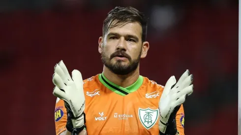 Pedro H. Tesch/AGIF – Mateus Cavichioli, goleiro do América-MG