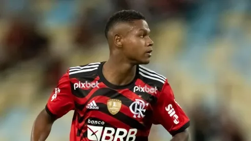 Fla confirma permanência de Matheus França e negocia outro jovem para o Barcelona