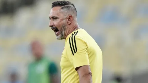 Foto: Thiago Ribeiro/AGIF - Vítor Pereira: técnico foi rebatido por torcedores do Flamengo