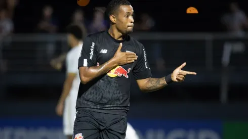 Foto: Diogo Reis/AGIF - Alerrandro renovou com o Red Bull Bragantino