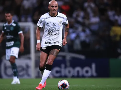 Fábio Santos vira 'alvo' de campeão mundial e bastidores do Corinthians vêm à tona