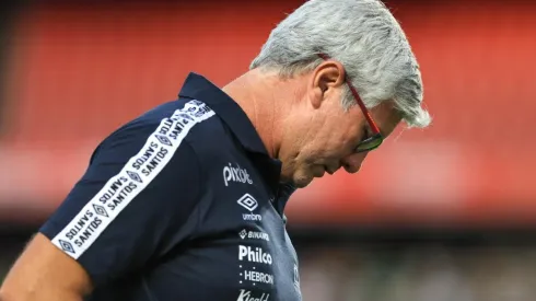 Foto: Marcello Zambrana/AGIF - Odair Hellmann não vem conseguindo fazer o Santos pontuar no Paulistão