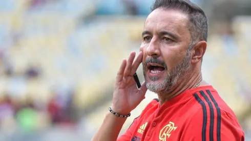 Foto: Thiago Ribeiro/AGIF – Vítor Pereira mostrou um "ponto fraco" do Flamengo.