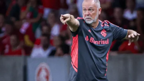 Foto: Maxi Franzoi/AGIF – Mano Menezes levou o Inter a quatro vitórias no Gaúchão