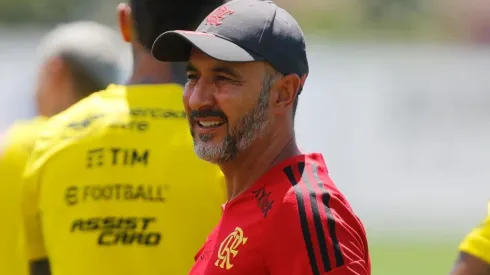 Foto: Gilvan de Souza / CRF - Vítor Pereira não completou sequer dois meses na Gávea.