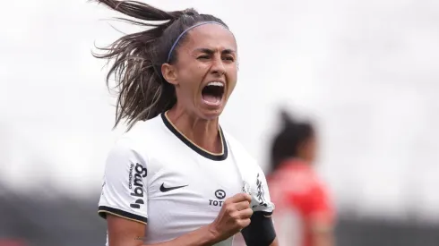 Foto: Ettore Chiereguini/AGIF - Diany marcou três gols na estreia do Corinthians no Brasileirão Feminino