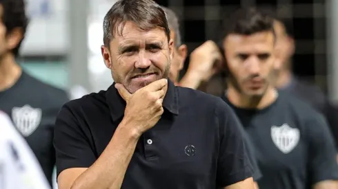 Foto: Gilson Junio/AGIF - Coudet: argentino ainda não está satisfeito no Atlético