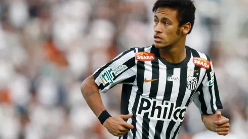 Foto: Ricardo Saibun/AGIF - Neymar surgiu para o futebol no Santos
