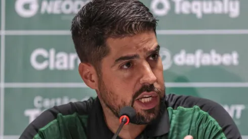 Foto: Robson Mafra/AGIF - António Oliveira vem sendo pressionado no cargo