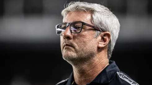 Foto: Raul Baretta / Santos FC / Divulgação - Odair Hellmann: técnico expôs as dificuldades do Santos para contratar