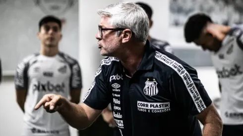 Foto: Raul Baretta/ Santos FC – Odair no vestiário da partida contra o Iguatu.