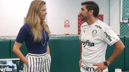 Foto: César Greco/ Palmeiras- Leila e Abel conversando na Academia de Futebol