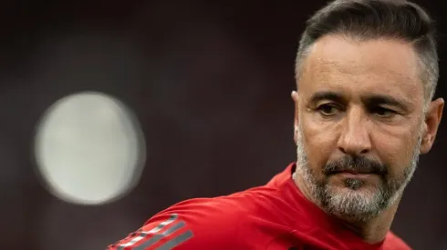 Foto: Jorge Rodrigues/AGIF - Vítor Pereira: técnico quer resolver problema no Flamengo