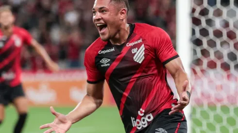 Foto: Robson Mafra/AGIF - Vitor Roque é o principal alvo do Barcelona