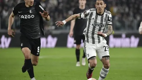 Isabella Bonotto/Anadolu Agency via Getty Images - Maximilian Eggestein e Dí Maria em disputa pelo lance no primeiro jogo das oitavas