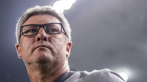 - Odair Hellmann, treinador