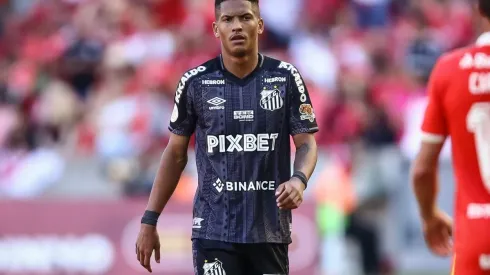 Foto: Pedro H. Tesch/AGIF - Ângelo não está em boa fase no Santos