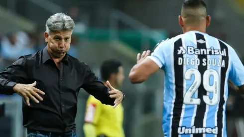 Foto: Pedro H. Tesch/AGIF – Renato e Diego Souza: dupla tem excelente relação nos bastidores