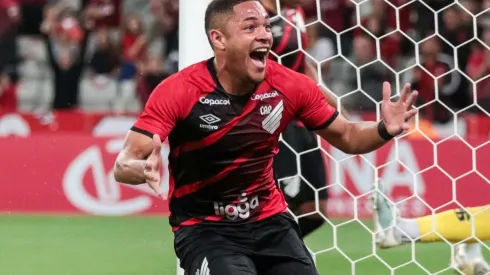 Foto: Robson Mafra/AGIF - Vitor Roque é cobiçado pela Europa