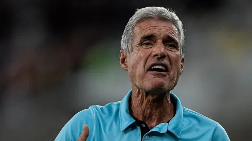 Luís Castro recebe notícia inesperada sobre saída do Botafogo