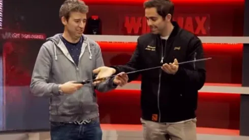 A espada do campeão de poker (Foto: Reprodução Youtube - Canal Winamax Espanha)