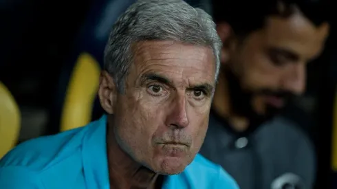 Textor toma decisão surpreendente sobre Luís Castro no Botafogo