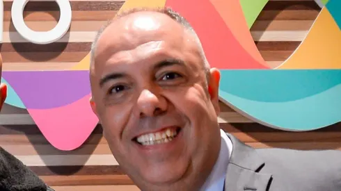 Foto: Marcelo Cortes / Flamengo - Marcos Braz assina com medalhão