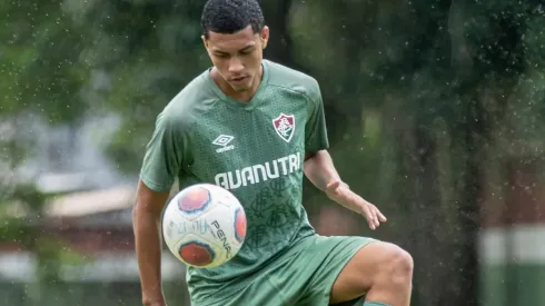 Foto: Leonardo Brasil / Fluminense FC / Divulgação - Esquerdinha: jovem será titular do Flu na Libertadores