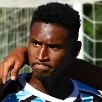 \'Traz de volta agora\'; Situação de Tetê chama atenção da torcida do Grêmio