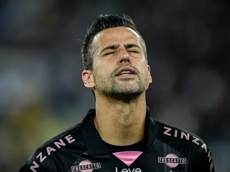 Fábio tenta, mas torcida do Fluminense não perdoa estrago feito por dupla