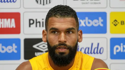 Foto: Fernanda Luz/AGIF – Willian Maranhão é pego de surpresa