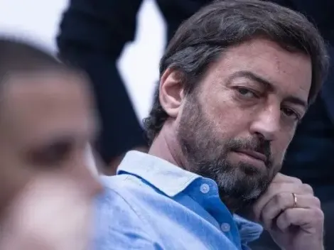 Atacante avisa a Duílio que jogará fora do Brasil