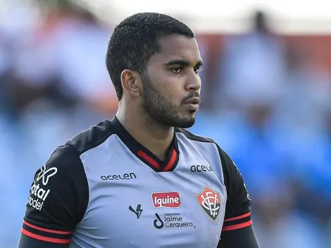 Goleiro Lucas Arcanjo completa 100 jogos pelo Vitória