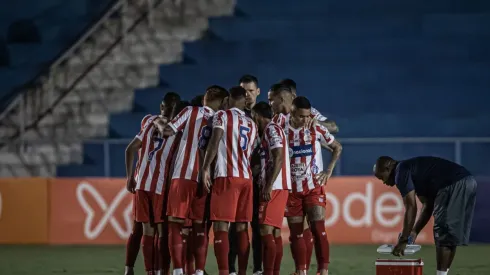 Foto: Heber Gomes/AGIF Wesley Junio e Danilo Cardoso já podem jogar pelo Náutico