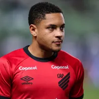 André Cury \'vaza\' bastidores sobre saída de Vitor Roque do Cruzeiro