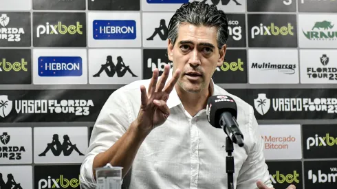 Foto: Thiago Ribeiro/AGIF - Muitos torcedores do Botafogo viram indireta de Paulo Bracks, diretor da SAF do Vasco