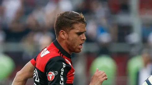 Cuéllar com a camisa do Flamengo - Foto: Marcello Zambrana/AGIF