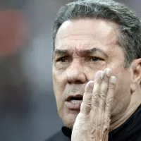 Luxa \'dispensa\' alvo do Santos dos planos do Corinthians e reacende assunto na Vila