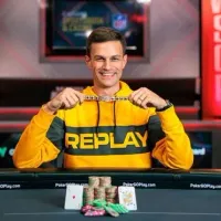 Do xadrez para o poker, jogador suíço leva bracelete na WSOP