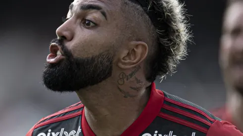 RJ - Rio de Janeiro - 06/02/2022 - CARIOCA 2022, FLAMENGO X FLUMINENSE - Gabigol jogador do Flamengo durante partida contra o Fluminense no estadio Engenhao pelo campeonato Carioca 2022. Foto: Jorge Rodrigues/AGIF