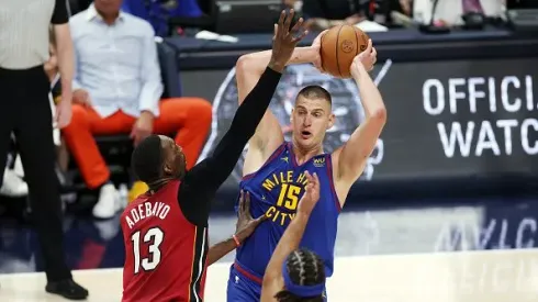 Jokic brilhou no jogo 1 com mais um triplo-duplo nos playoffs