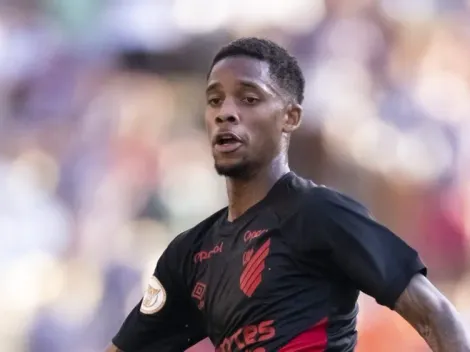 Turra elogia 'xodó' do Athletico que aproveitou vaga de Pedrinho