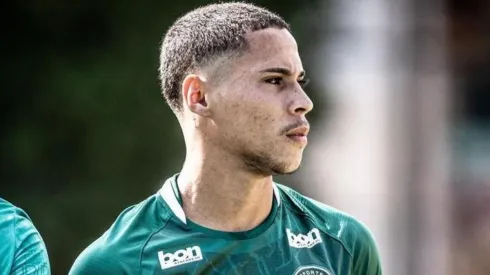 Divulgação/Redes - Atacante tem passagem por grandes times de base do futebol brasileiro