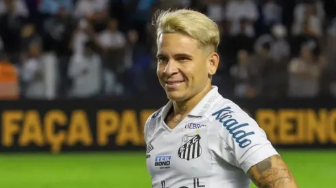 Soteldo com a camisa do Santos – Foto: Fernanda Luz/AGIF