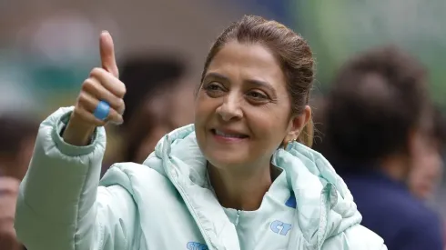 SAO PAULO, BRAZIL - AUGUST 07: Leila Pereira, President of Palmeiras, waves to the fans of his team before the match between Palmeiras and Goias as part of Brasileirao Series A 2022 at Allianz Parque on August 07, 2022 in Sao Paulo, Brazil. (Photo by Ricardo Moreira/Getty Images)
