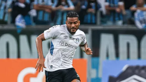 RS - PORTO ALEGRE - 04/06/2023 - BRASILEIRO A 2023, GREMIO X SAO PAULO - Reinaldo jogador do Gremio durante partida contra o Sao Paulo no estadio Arena do Gremio pelo campeonato BRASILEIRO A 2023.
